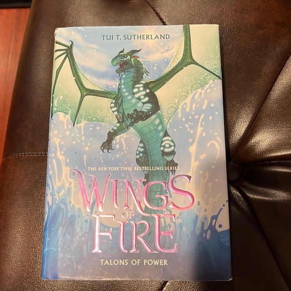 Talons of Power (Wings of Fire #9) - Picture 1 of 1